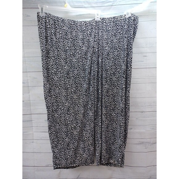 Catherines Crop Capri Pants Sz 4X Slinky Floral Print Black White - Picture 1 of 5